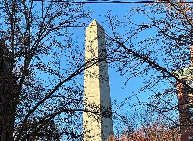 Boston Freedom Trail: 16 Bunker hill Monument, lugar ideal para tirarse a descansar